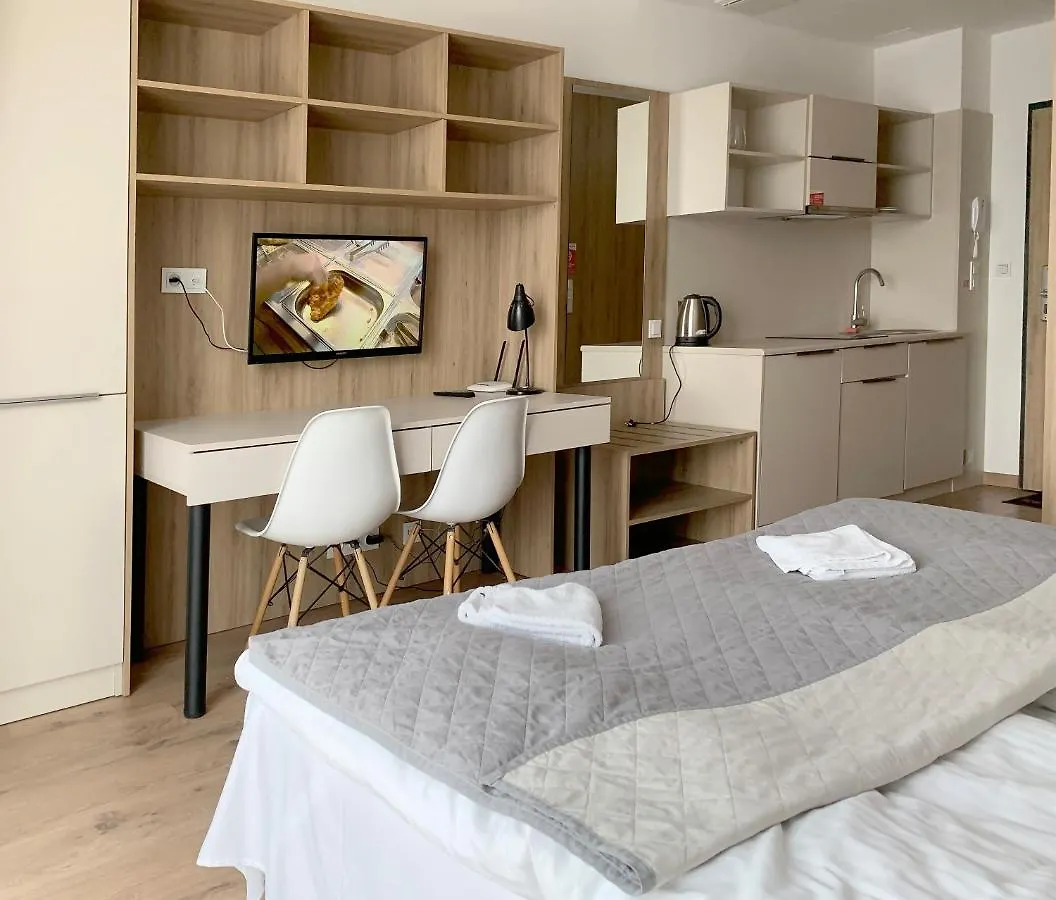 404 Rooms Wolska Apartament Варшава 0*,